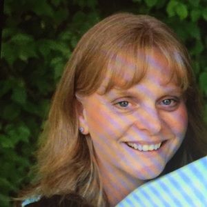 Meet your Posher, Dena